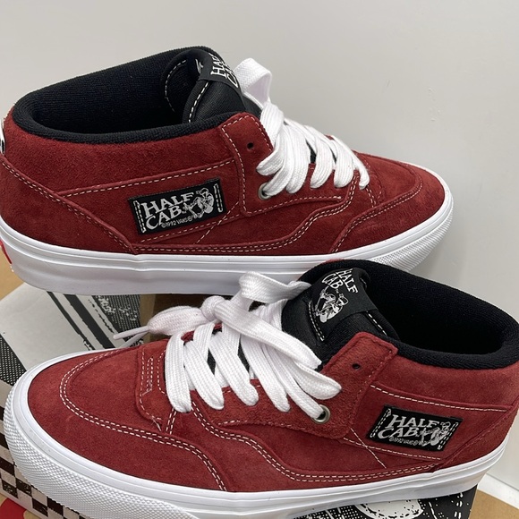 Vans Men’s Skate Half Cab
Pig Suede Brick
VN0A5KYABRI Sneakers - Picture 10 of 16